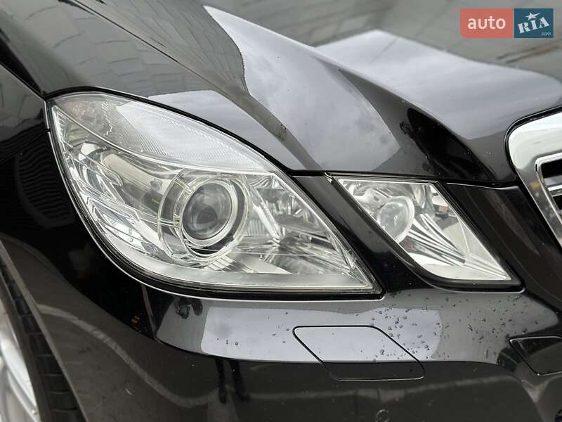Седан Mercedes-Benz E-Class 2010 в Киеве