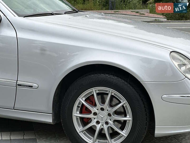 Седан Mercedes-Benz E-Class 2005 в Ровно