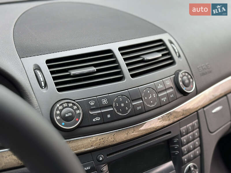 Седан Mercedes-Benz E-Class 2005 в Ровно