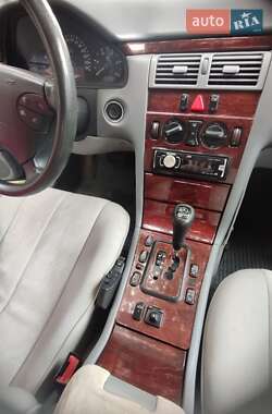 Седан Mercedes-Benz E-Class 1999 в 