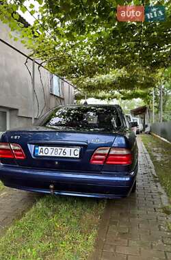 Седан Mercedes-Benz E-Class 1999 в 