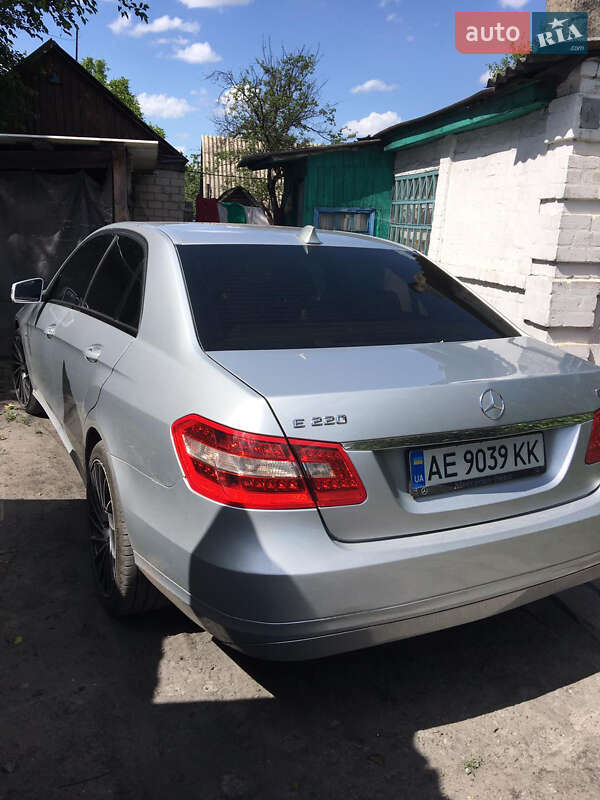 Седан Mercedes-Benz E-Class 2010 в Павлограде фото 3 Седан Mercedes-Benz E-Class 2010 в Павлограде