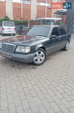 Седан Mercedes-Benz E-Class 1995 в Калуші