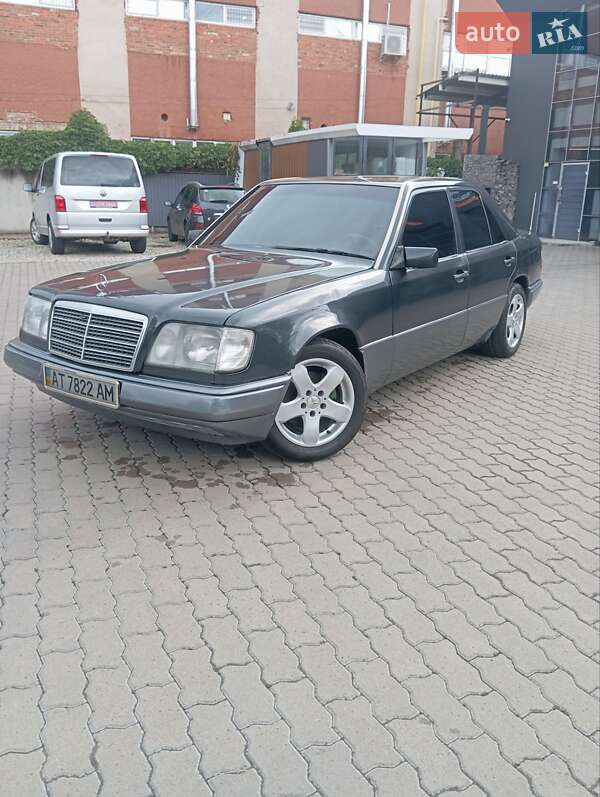 Mercedes-Benz E-Class 1995