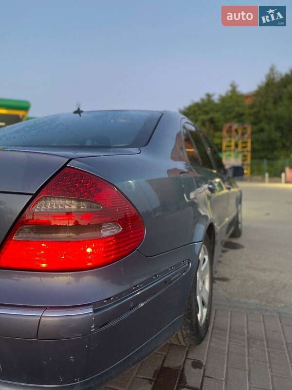 Седан Mercedes-Benz E-Class 2003 в Чернівцях