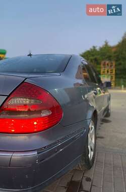 Седан Mercedes-Benz E-Class 2003 в 