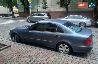 Седан Mercedes-Benz E-Class 2003 в 