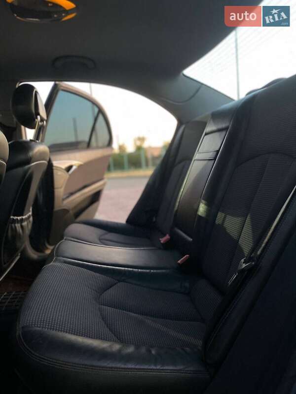 Седан Mercedes-Benz E-Class 2003 в Чернівцях