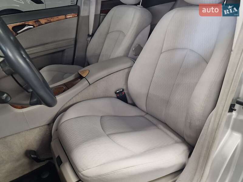 Седан Mercedes-Benz E-Class 2002 в Николаеве