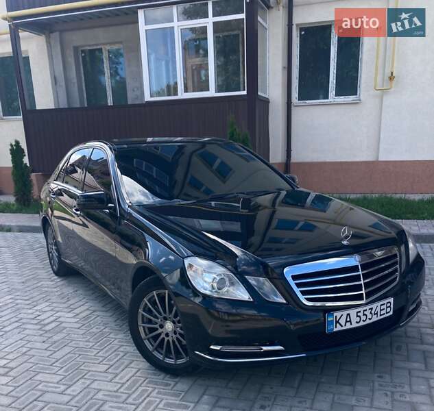 Седан Mercedes-Benz E-Class 2012 в 