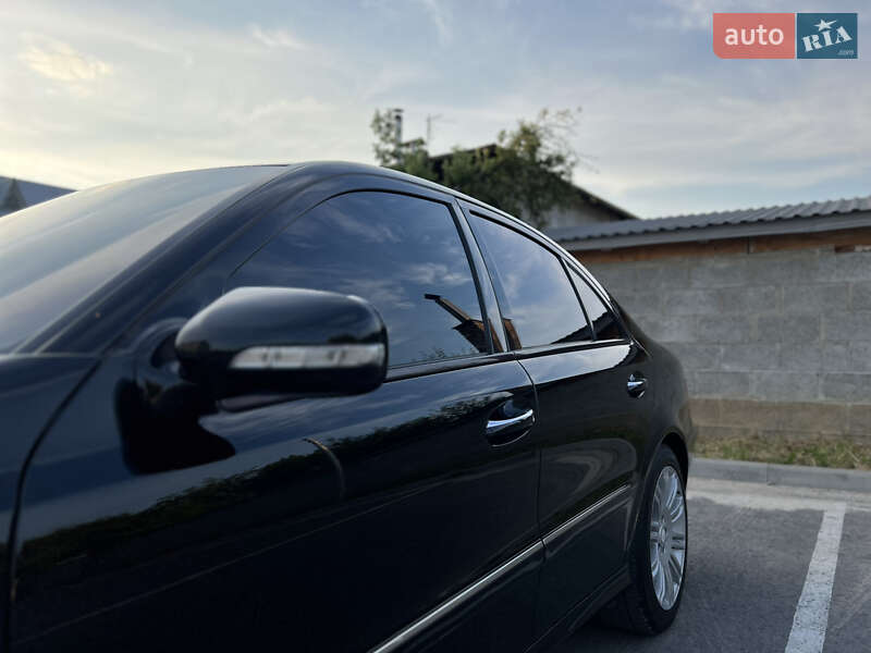 Седан Mercedes-Benz E-Class 2007 в Львове