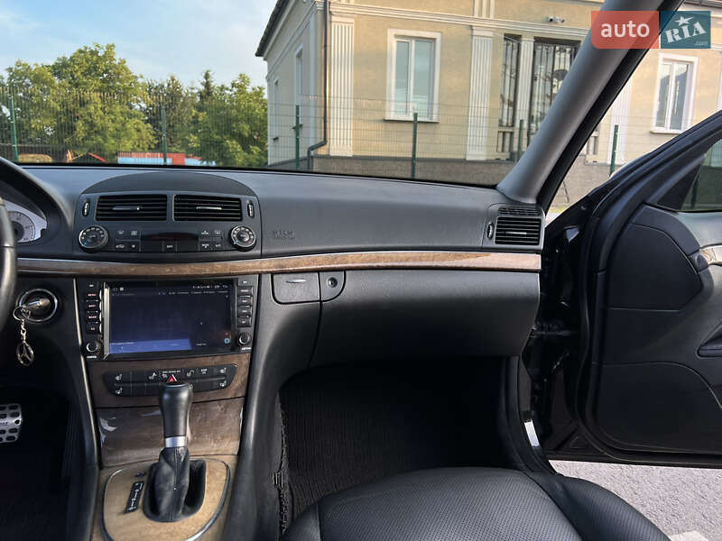 Седан Mercedes-Benz E-Class 2007 в Львове