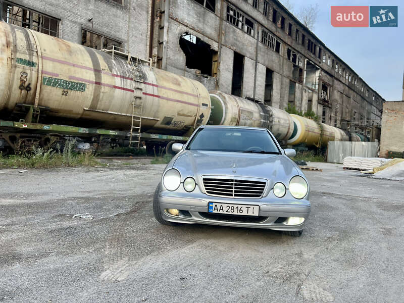 Седан Mercedes-Benz E-Class 2002 в Виннице