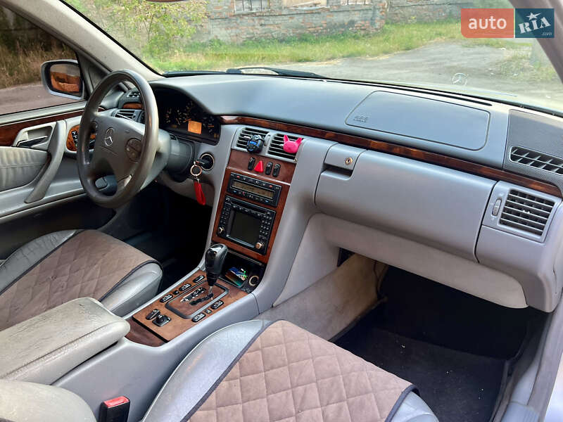 Седан Mercedes-Benz E-Class 2002 в Виннице