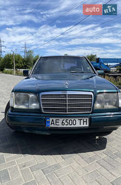 Седан Mercedes-Benz E-Class 1994 в Днепре