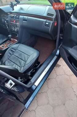 Седан Mercedes-Benz E-Class 2001 в 