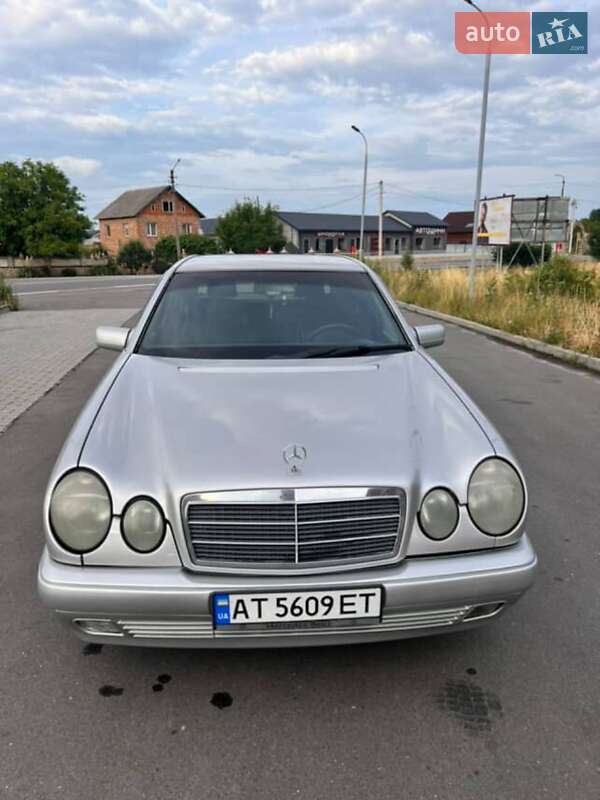 Седан Mercedes-Benz E-Class 1996 в Надворной