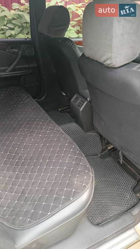 Седан Mercedes-Benz E-Class 2002 в Пирятине