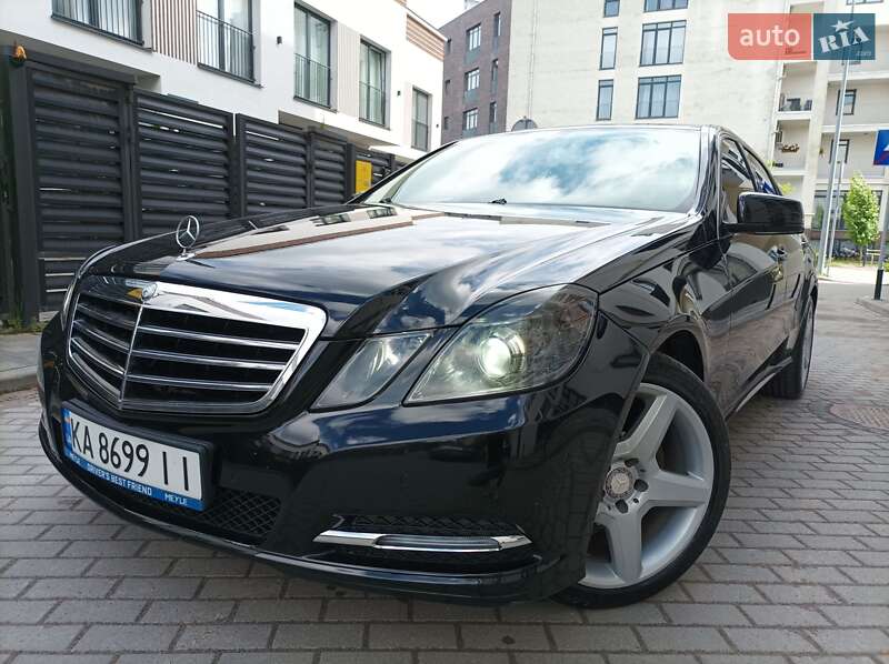 Седан Mercedes-Benz E-Class 2013 в 