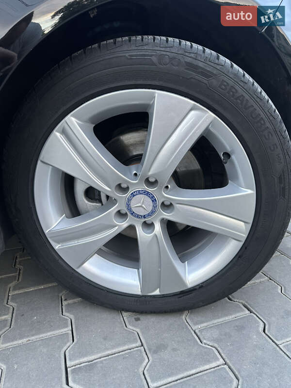 Седан Mercedes-Benz E-Class 2012 в Ямполе