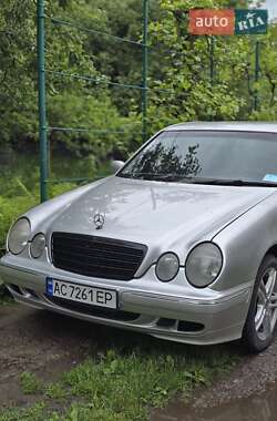 Седан Mercedes-Benz E-Class 2001 в Луцке