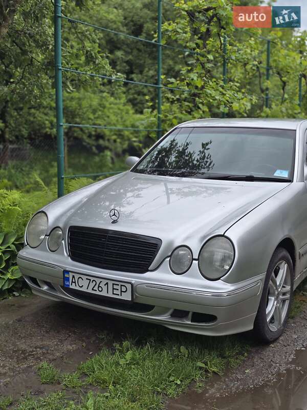 Mercedes-Benz E-Class 2001