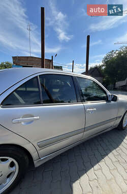 Седан Mercedes-Benz E-Class 2000 в 