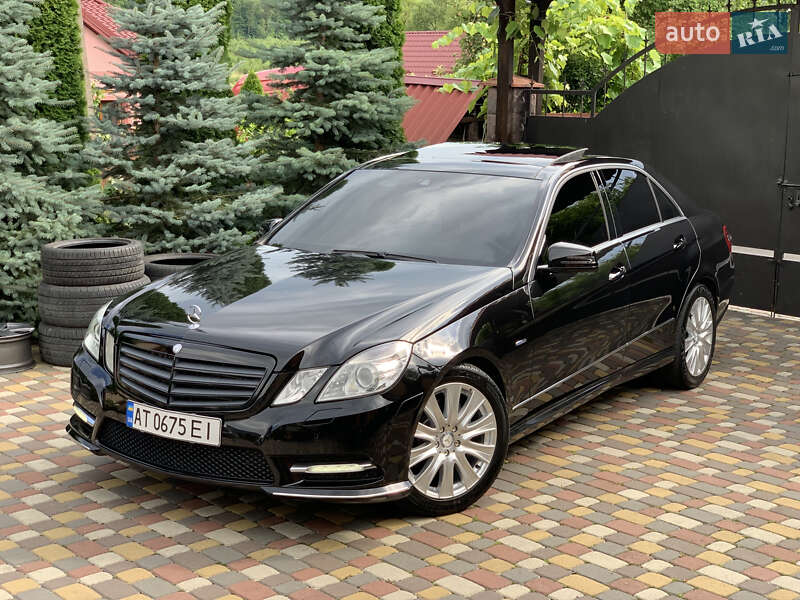 Седан Mercedes-Benz E-Class 2012 в Ивано-Франковске