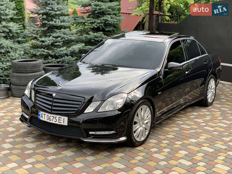 Седан Mercedes-Benz E-Class 2012 в Ивано-Франковске