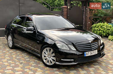 Седан Mercedes-Benz E-Class 2012 в 