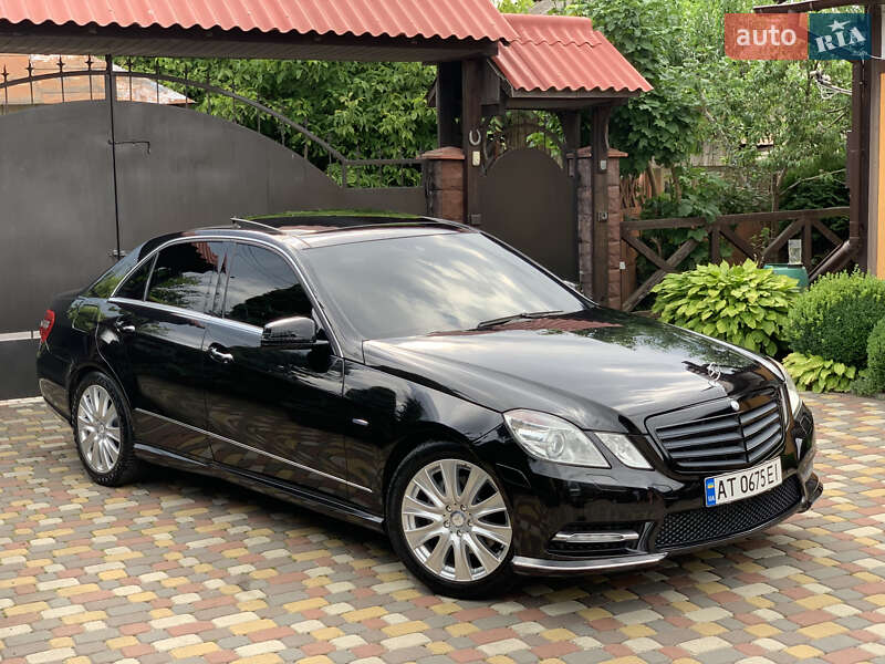 Седан Mercedes-Benz E-Class 2012 в Ивано-Франковске