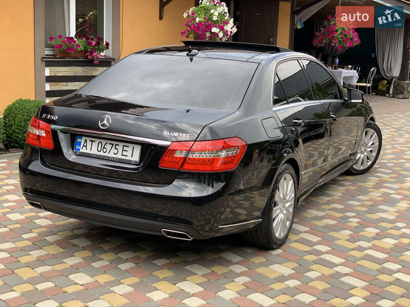 Седан Mercedes-Benz E-Class 2012 в Ивано-Франковске