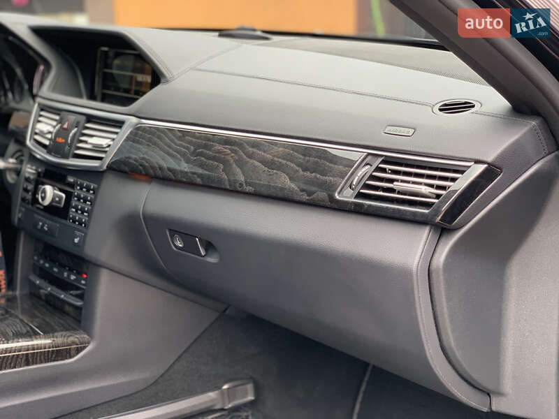 Седан Mercedes-Benz E-Class 2012 в Ивано-Франковске