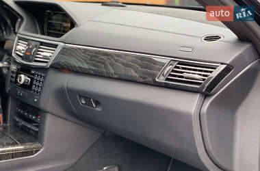 Седан Mercedes-Benz E-Class 2012 в 
