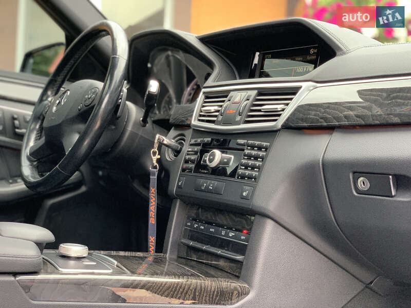 Седан Mercedes-Benz E-Class 2012 в Ивано-Франковске