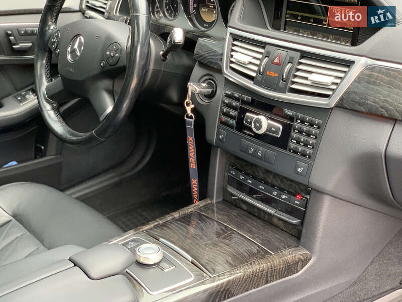 Седан Mercedes-Benz E-Class 2012 в Ивано-Франковске
