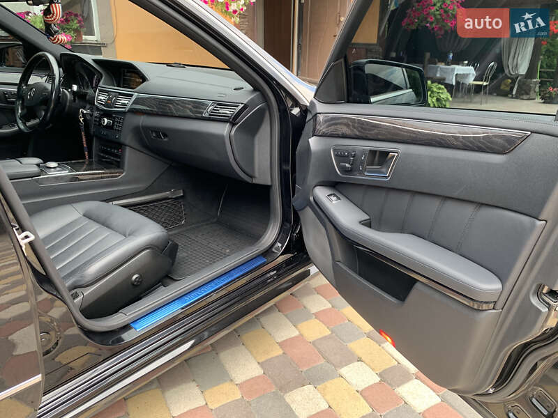 Седан Mercedes-Benz E-Class 2012 в Ивано-Франковске
