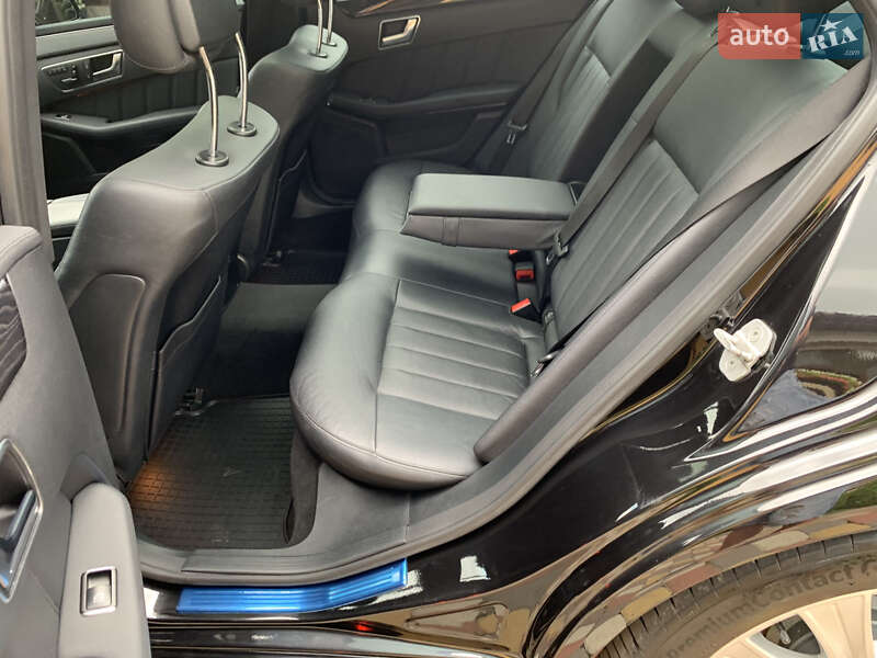 Седан Mercedes-Benz E-Class 2012 в Ивано-Франковске