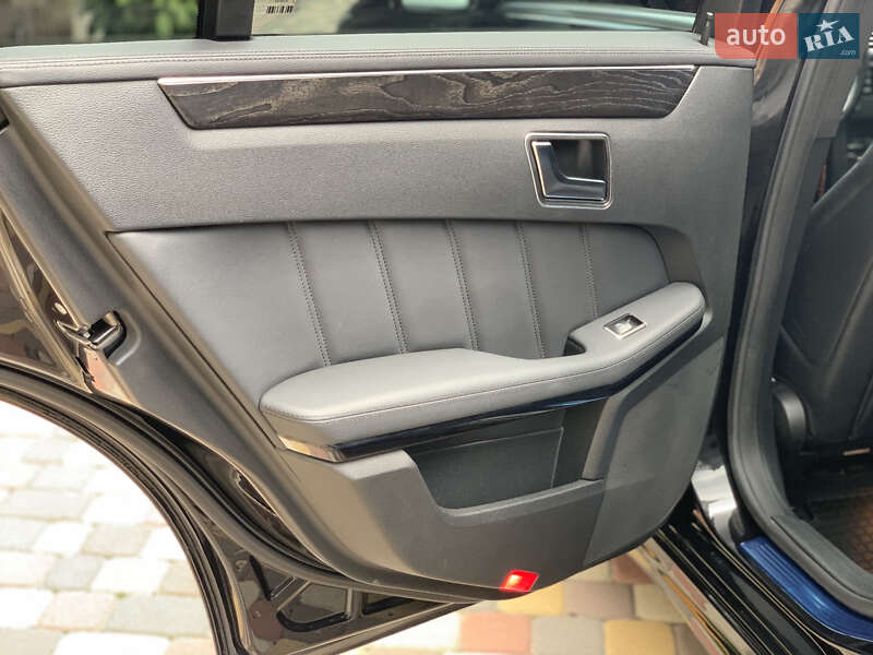 Седан Mercedes-Benz E-Class 2012 в Ивано-Франковске