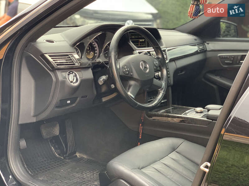 Седан Mercedes-Benz E-Class 2012 в Ивано-Франковске
