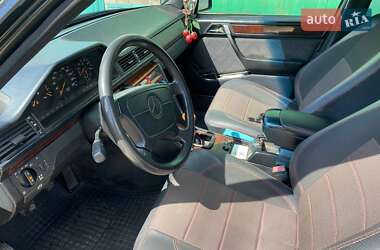 Седан Mercedes-Benz E-Class 1995 в 