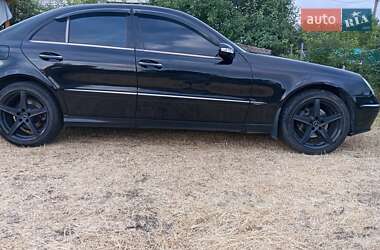 Седан Mercedes-Benz E-Class 2005 в Дніпрі