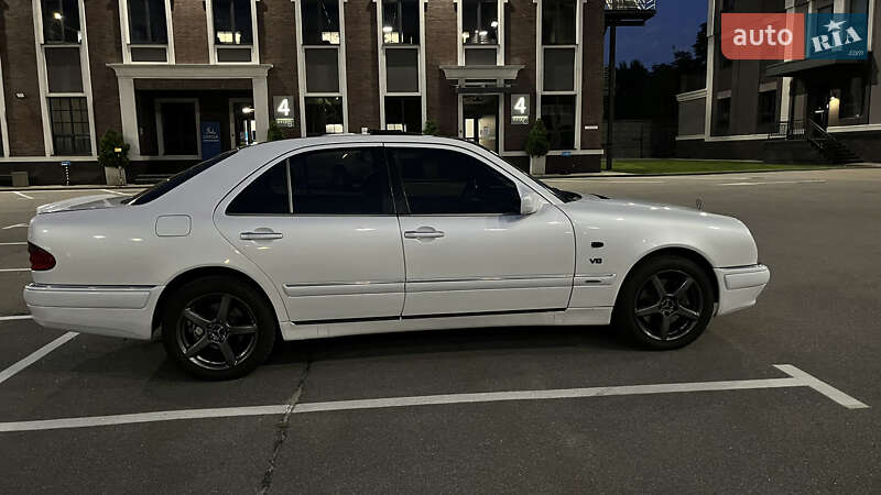Седан Mercedes-Benz E-Class 1997 в Киеве