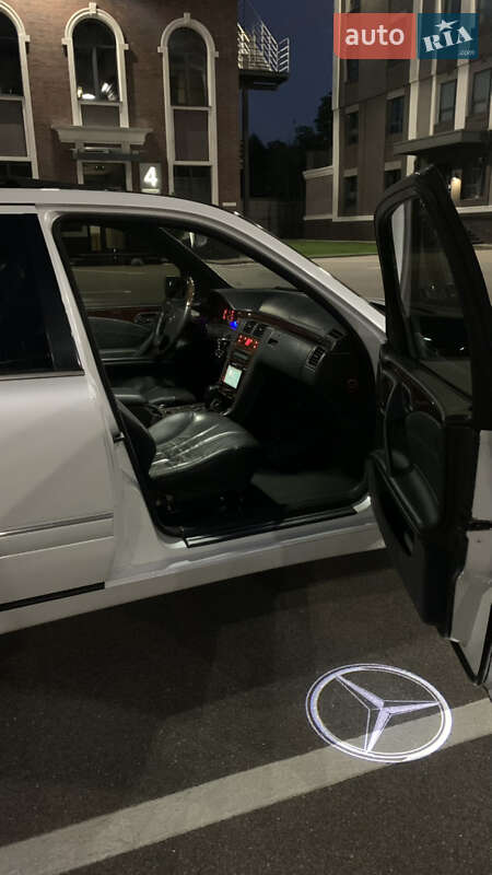 Седан Mercedes-Benz E-Class 1997 в Киеве