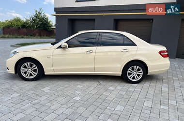 Седан Mercedes-Benz E-Class 2011 в 