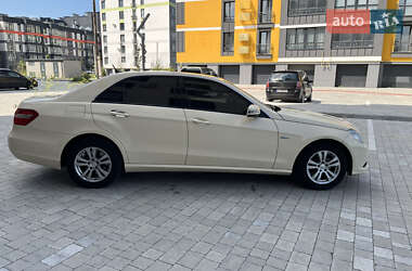 Седан Mercedes-Benz E-Class 2011 в 