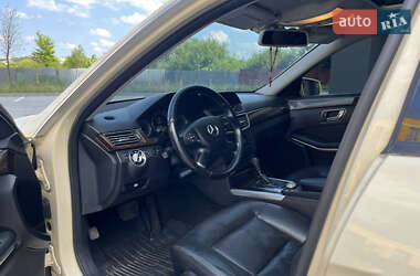 Седан Mercedes-Benz E-Class 2011 в 