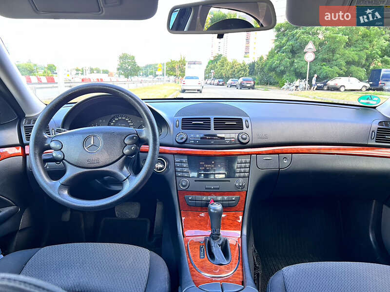 Седан Mercedes-Benz E-Class 2006 в Киеве