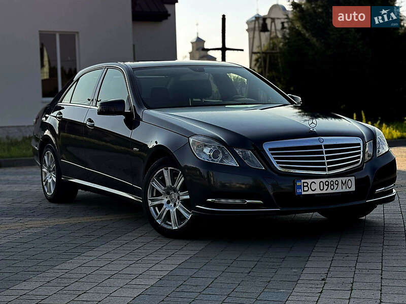 Седан Mercedes-Benz E-Class 2011 в Львове