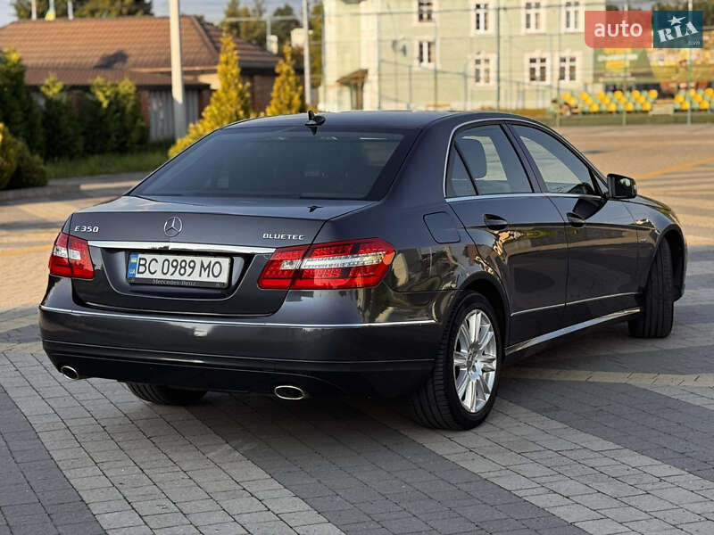 Седан Mercedes-Benz E-Class 2011 в Львове
